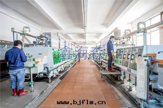 全(quán)自(zì)動(dòng)蝕刻(kè)生(shēng)産線(xiàn)